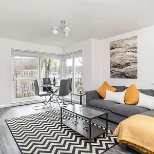  Apartment Executive Apartment, Free Parking, West End United Kingdom