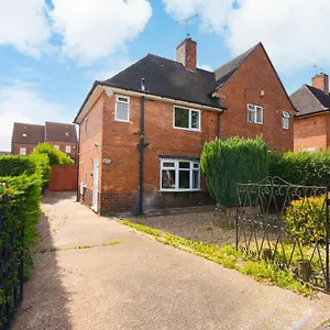  Holiday home Alderton House - Spacious 3 Bed With Parking United Kingdom